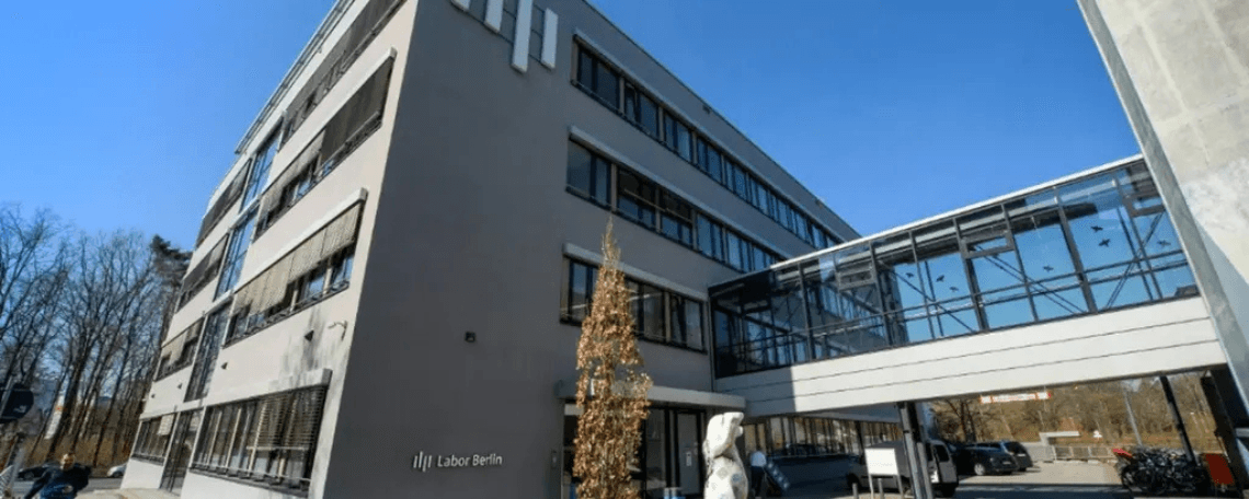 Werkstudent / Studentische Hilfskraft Facility Management & Technik im Labor (m/w/d) bei Labor Berlin